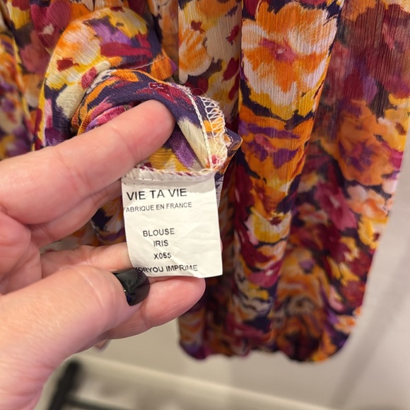 Vie Ta Vie Floral Blouse - Picture 3 of 5
